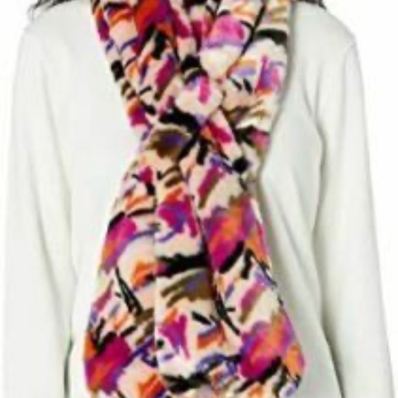 (NWT) UGG Women's Multi-Colored Fluffy SOFT Faux Fur Pull Through Scarf - Picture 4 of 9